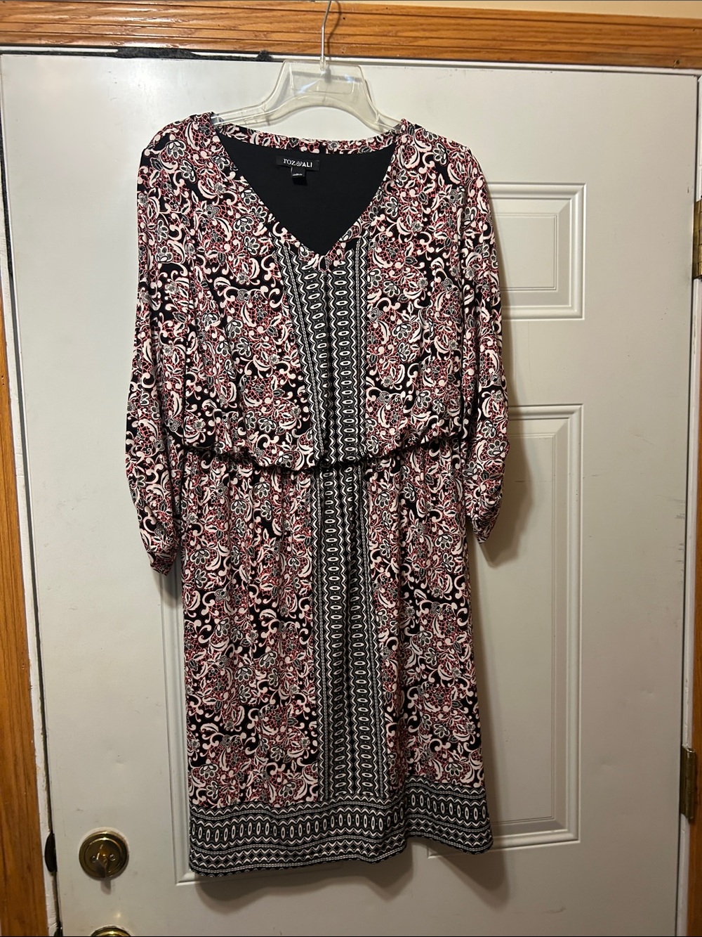 Roz & Ali Paisley V-Neck Midi Dress M